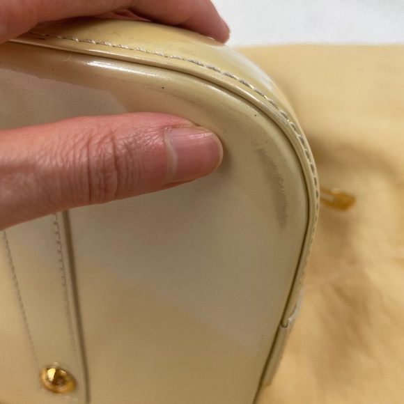 Louis Vuitton (Blanc Corail color) Alma GM Monogram Bag (from 2011) - Picture 11 of 16